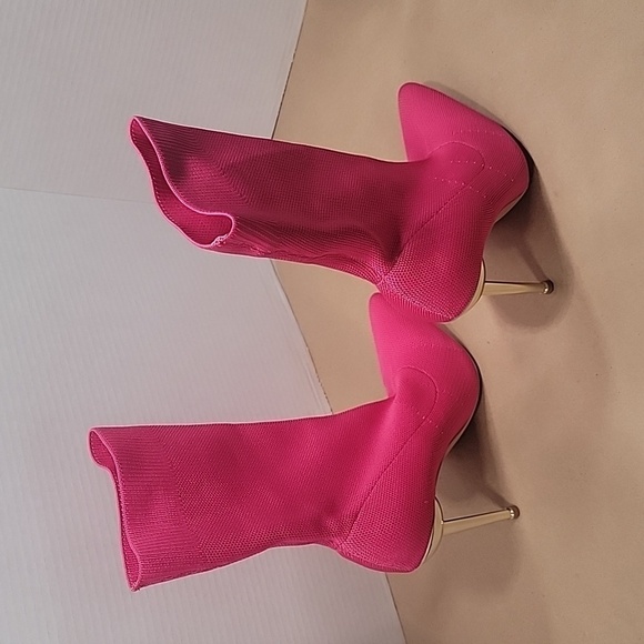 Cuccoo, Size 39 (8.5) Hot Pink w/ Gold Stiletto Sock Boots, Barbiecore, EUC - Picture 5 of 8